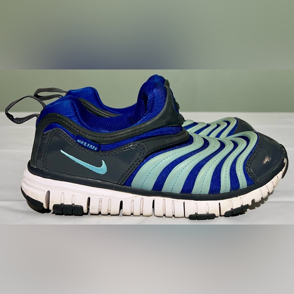 Boys “Indigo Force” Nike Dynamo Free running slip on shoes size 3Y